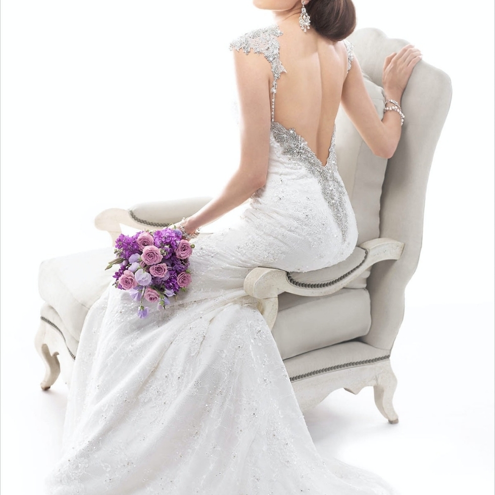 Ivory Maggie Sottero Brandy Wedding dress - Picture 6 of 12